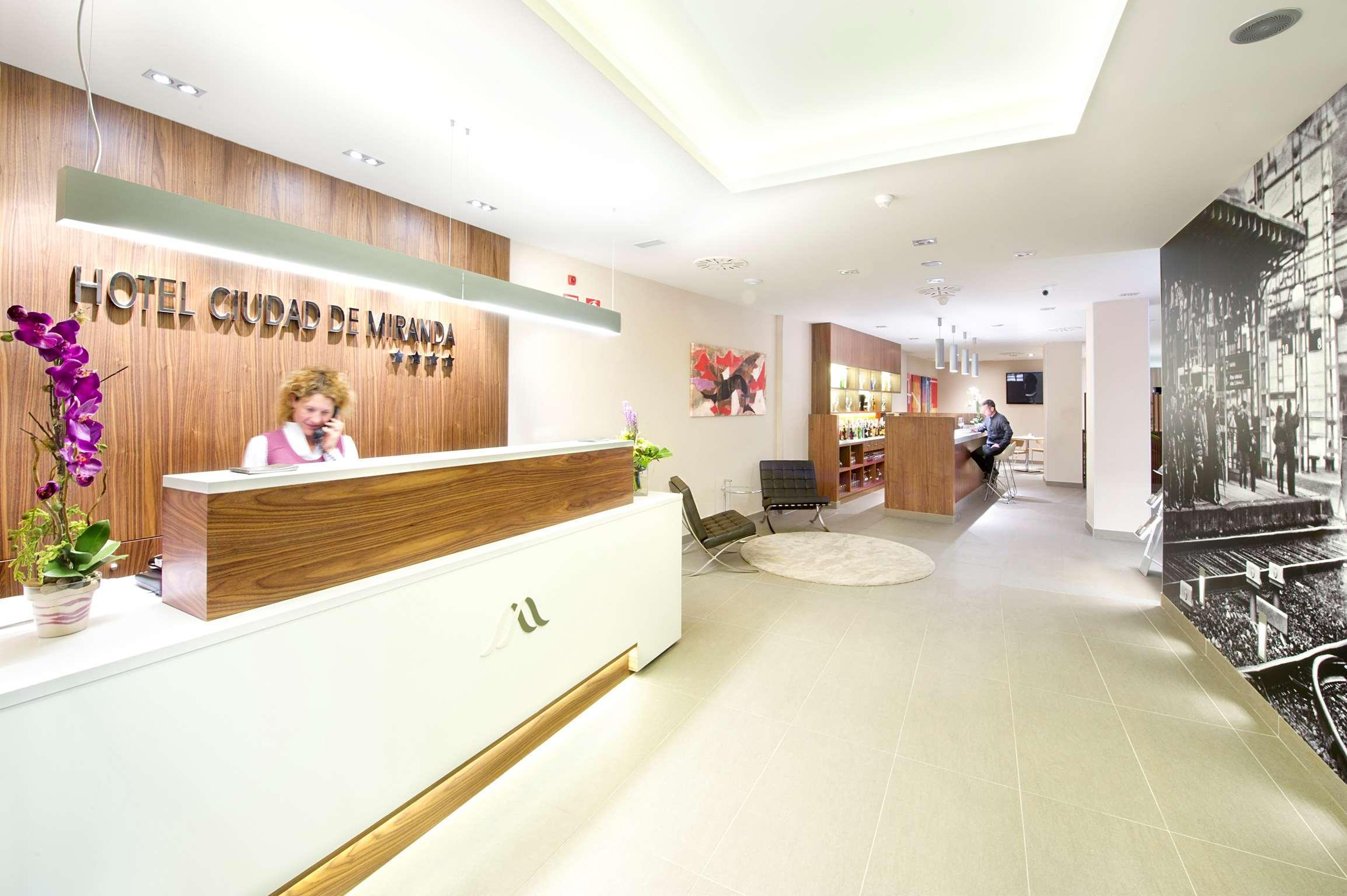 Sercotel Ciudad De Miranda มีรันดา เด เอโบร ภายนอก รูปภาพ